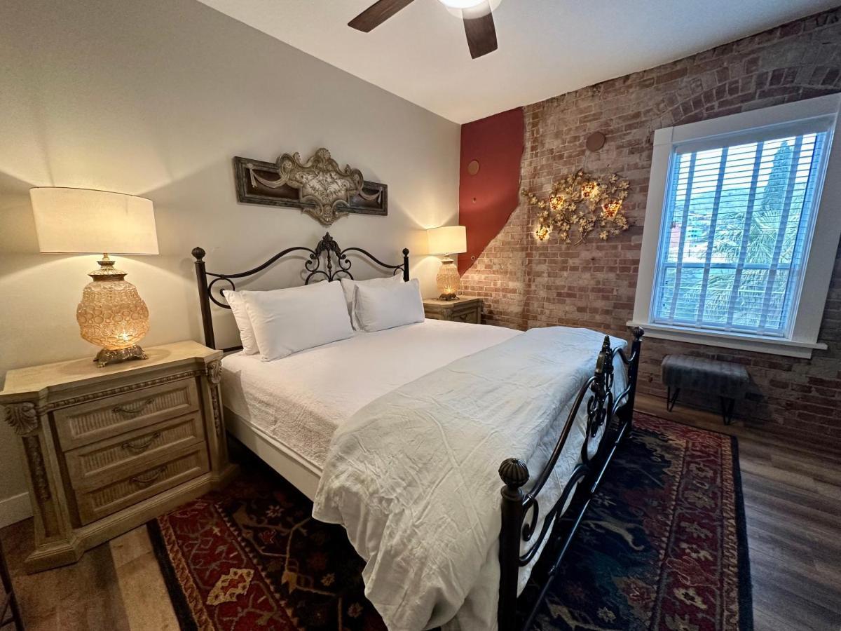 Bisbee Brownstone Suites Esterno foto
