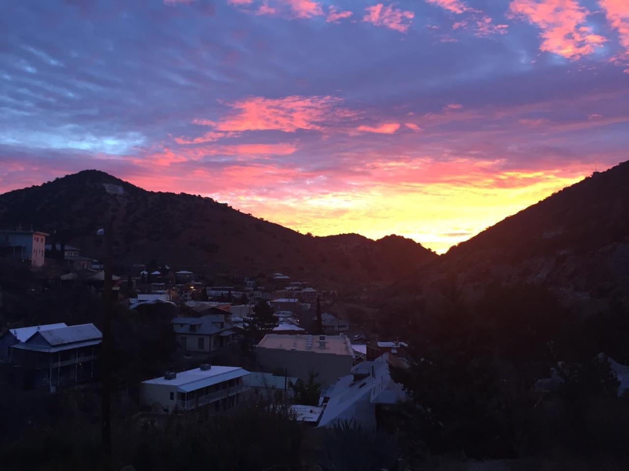 Bisbee Brownstone Suites Esterno foto
