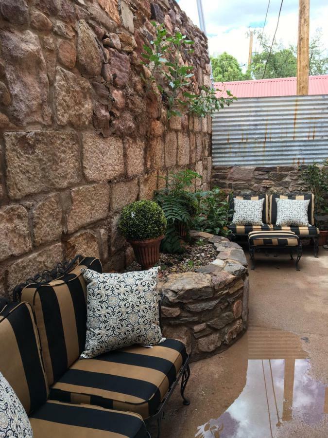 Bisbee Brownstone Suites Esterno foto
